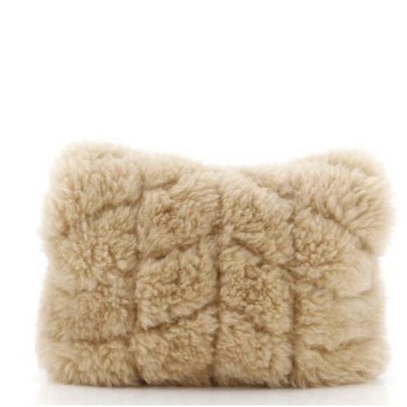 Saint Laurent LouLou Puffer Clutch Matelasse Chevron Shearling Small Neutral - Picture 3 of 7